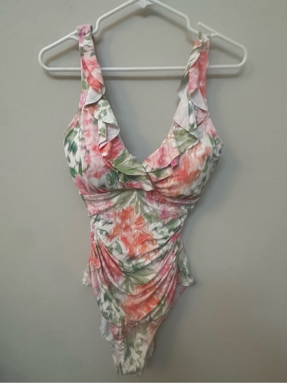 Lauren Ralph Lauren Floral Underwire Ruffle One-Piece Swimsuit Tummy Control - Picture 2 of 8